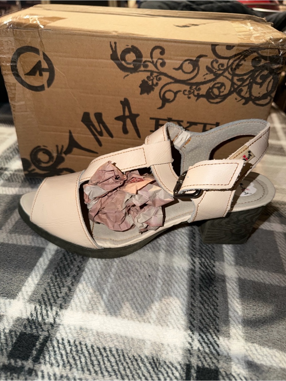 TMA EYES Women’s Beige Leather Low Heel Peep Toe Sandals Size 38 EU/ 7 US